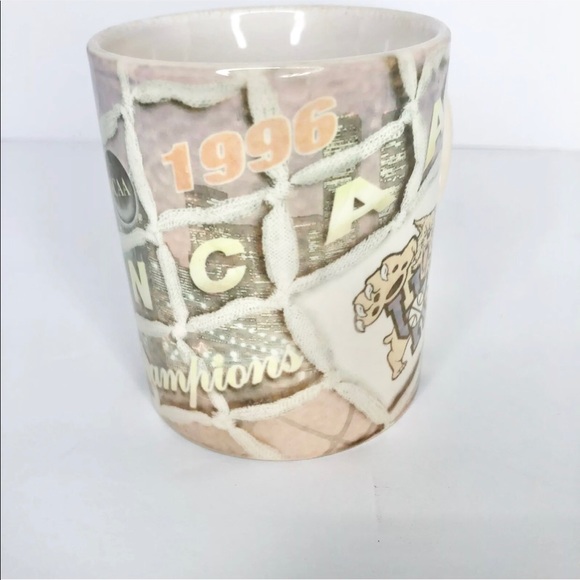 NCAA KY Wildcats 96’ Final 4 Champion mug VINTAGE - Picture 4 of 6